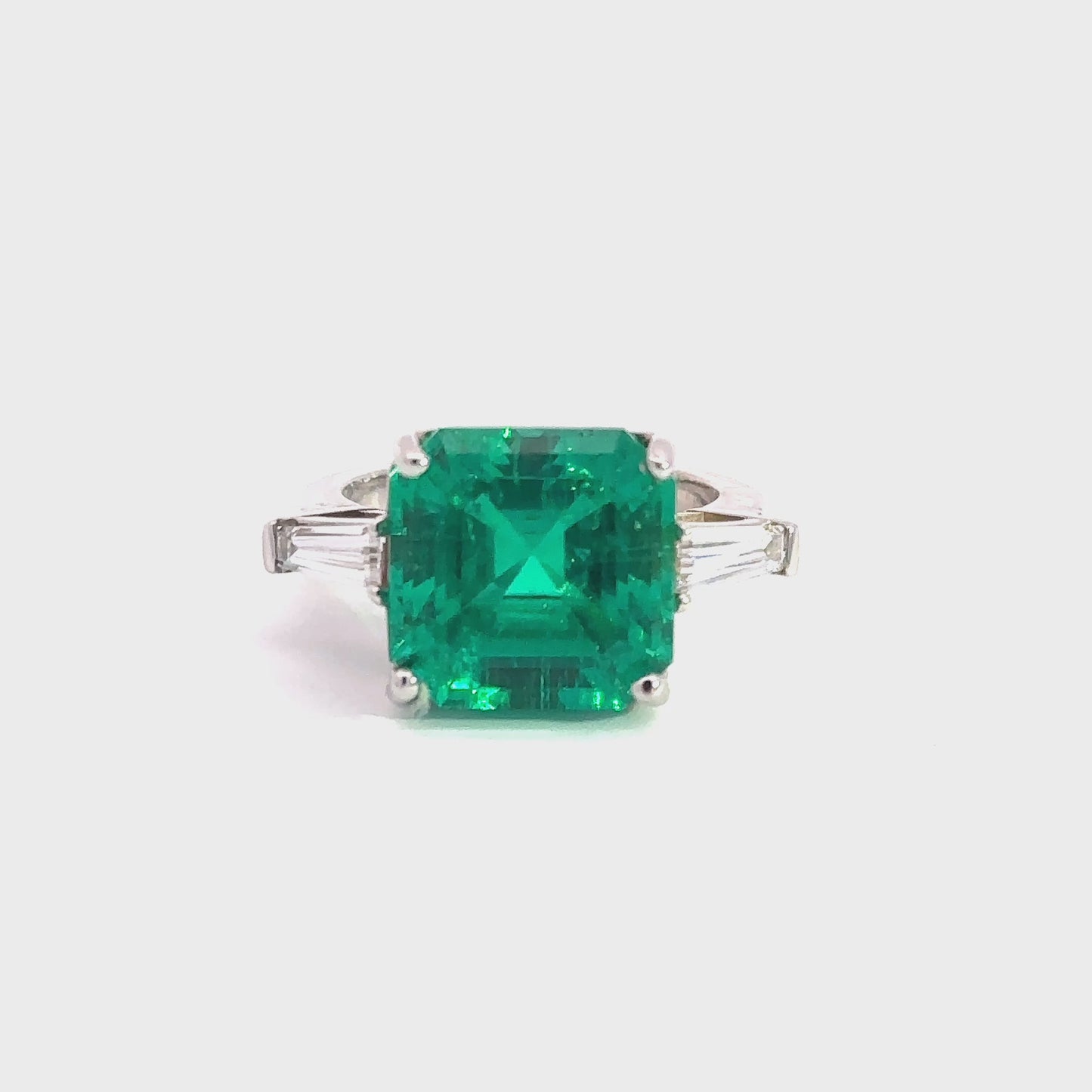 Elysian – Emerald and Diamond Ring