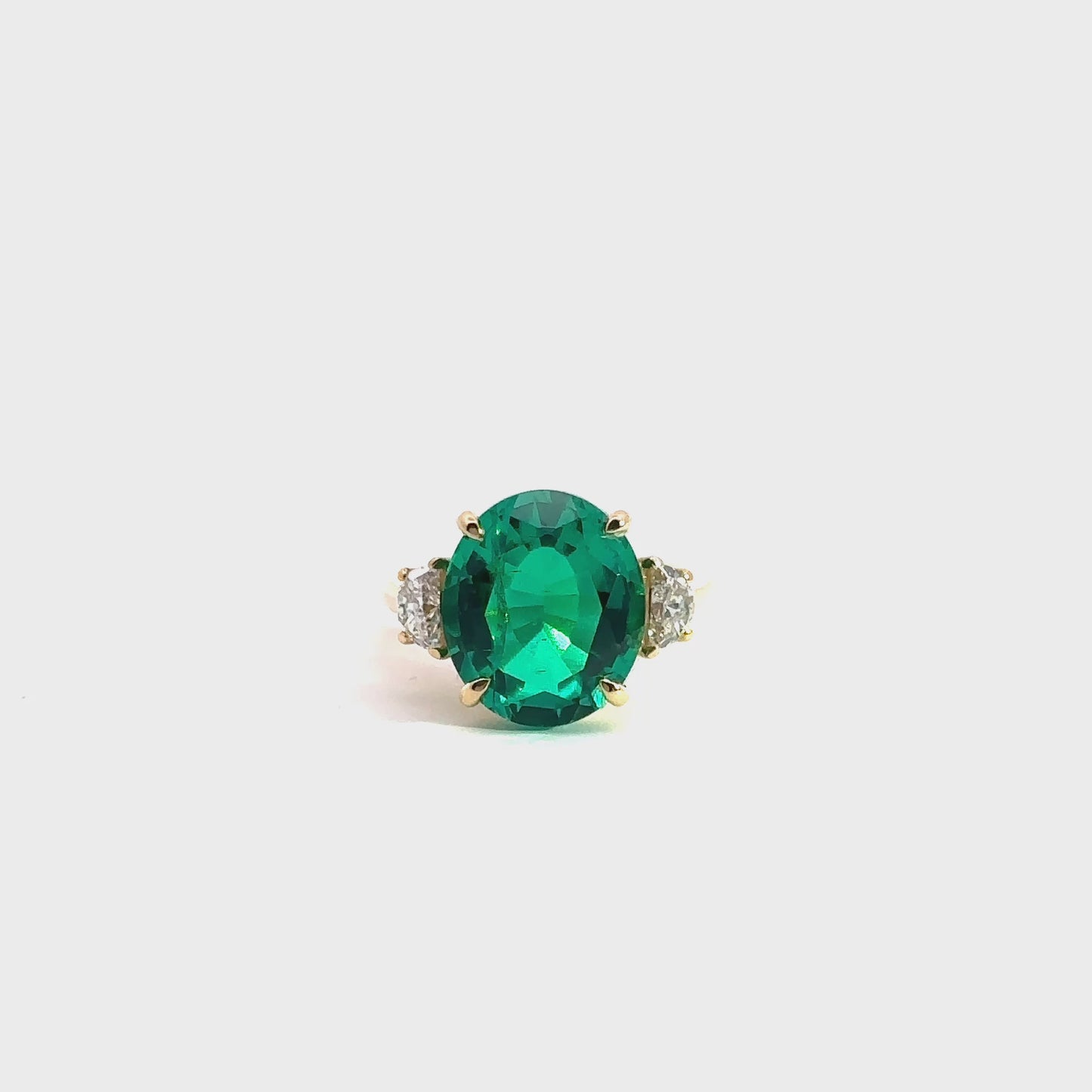 Soleil – Emerald and Diamond Ring