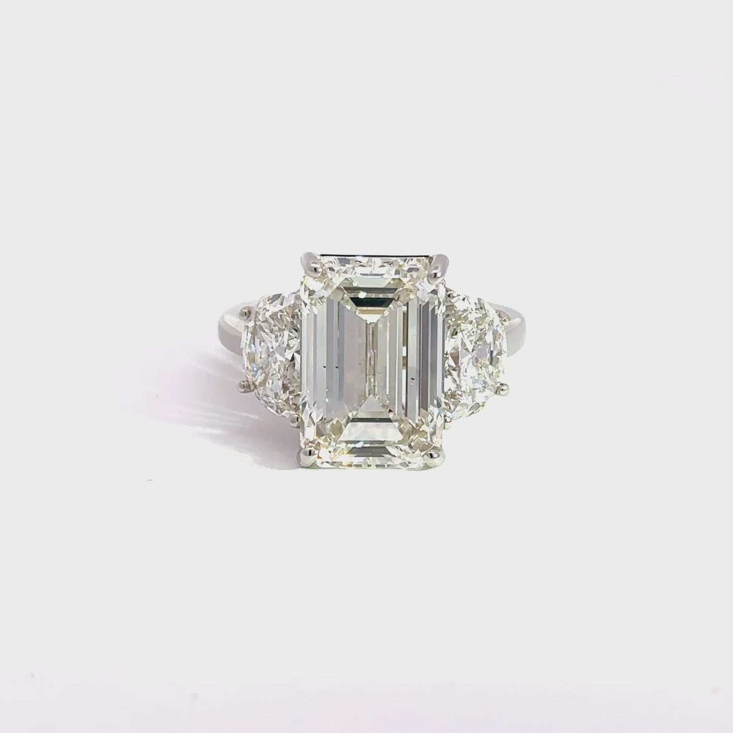 The Valentina – Emerald-Cut Diamond Ring