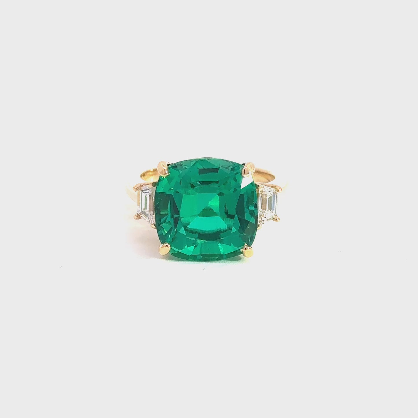 Verde Luxe - Emerald and Diamond Ring