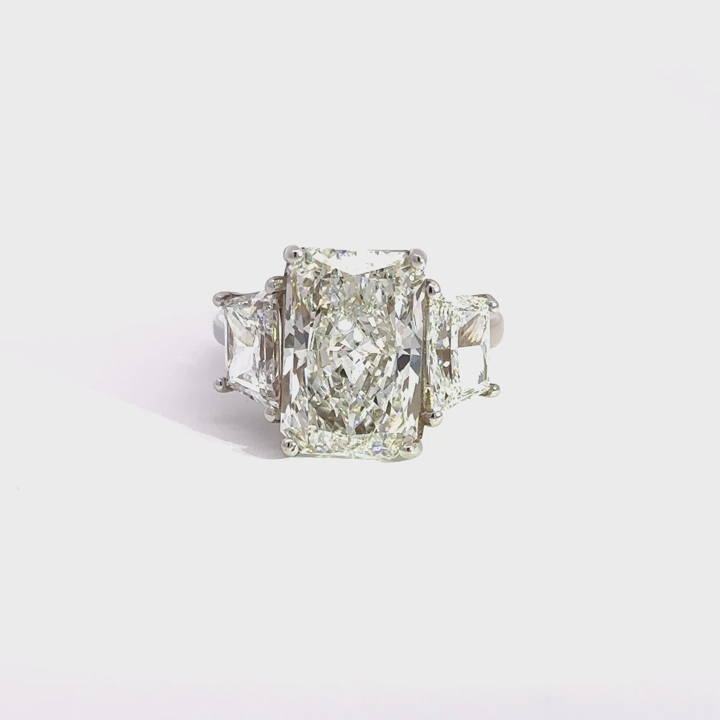 The Seraphina – Three-Stone Diamond Ring